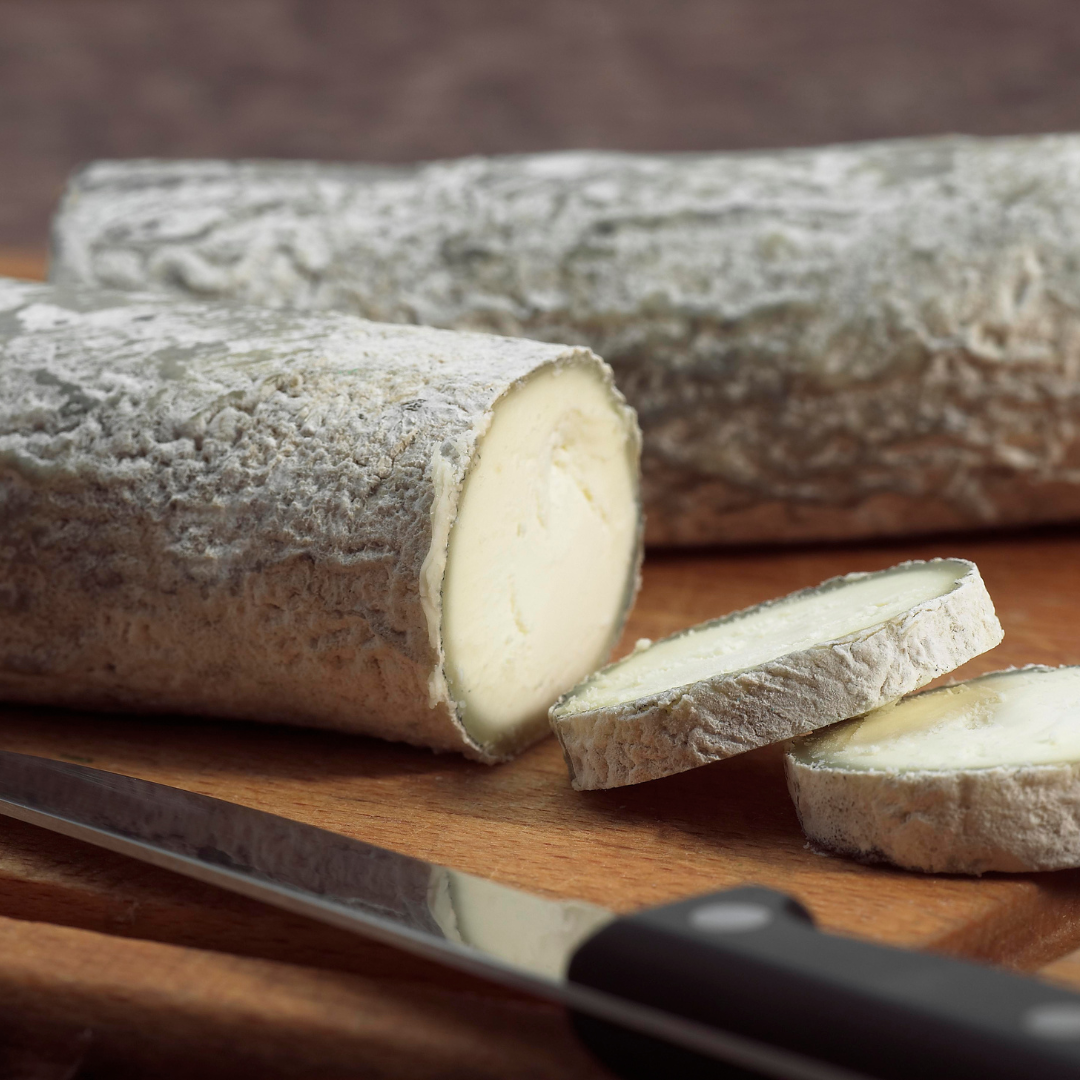 Sainte Maure de Touraine AOP - à la louche con latte crudo